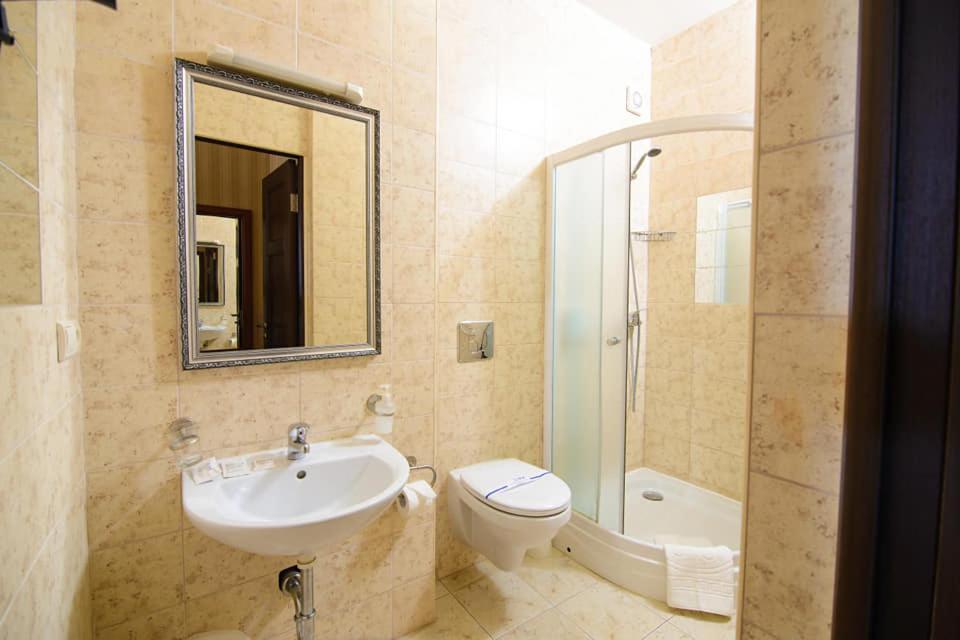 Hotel Irena Львов Экстерьер фото