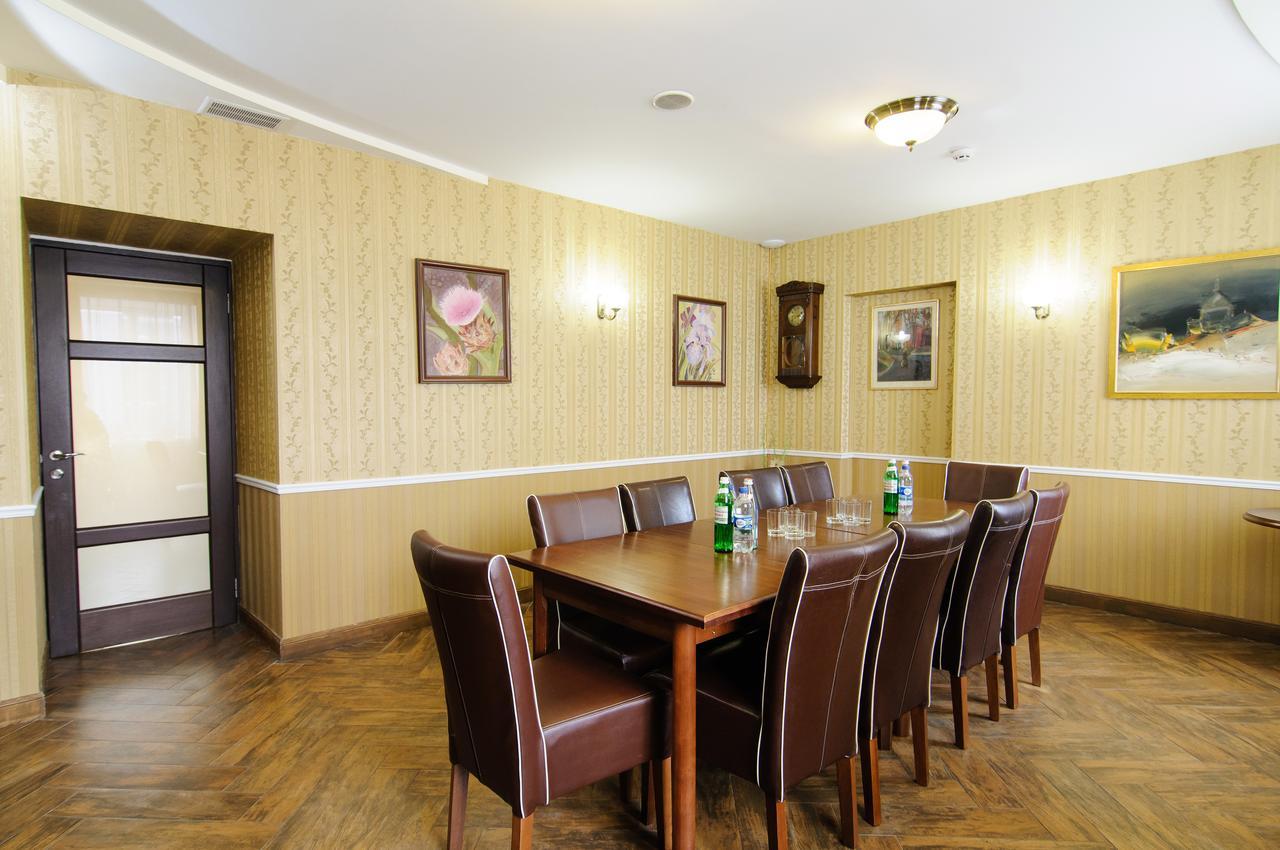 Hotel Irena Львов Экстерьер фото